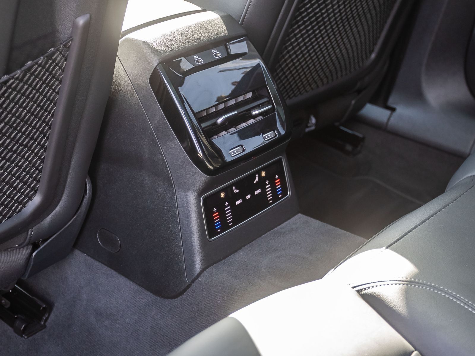 Audi A6 Avant S line TDI qu Stronic Navi Matrix Panor