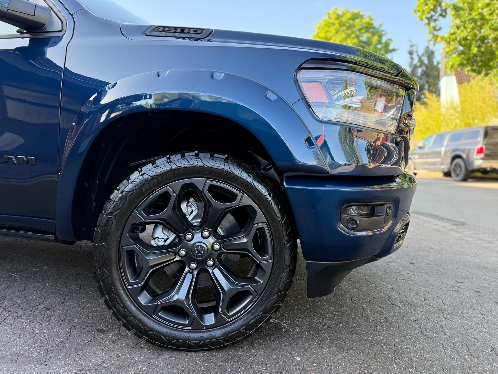 Dodge V8*4X4*PANO*12"RADIO*El.-TRITT*AHK*NAVI*GARANTIE