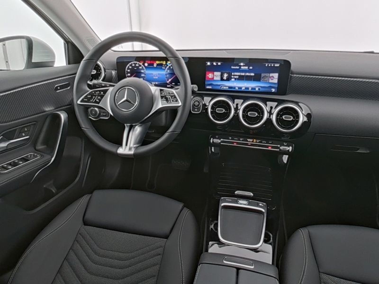Mercedes-Benz A 180 Progressive - Samsaru's Car Outlet