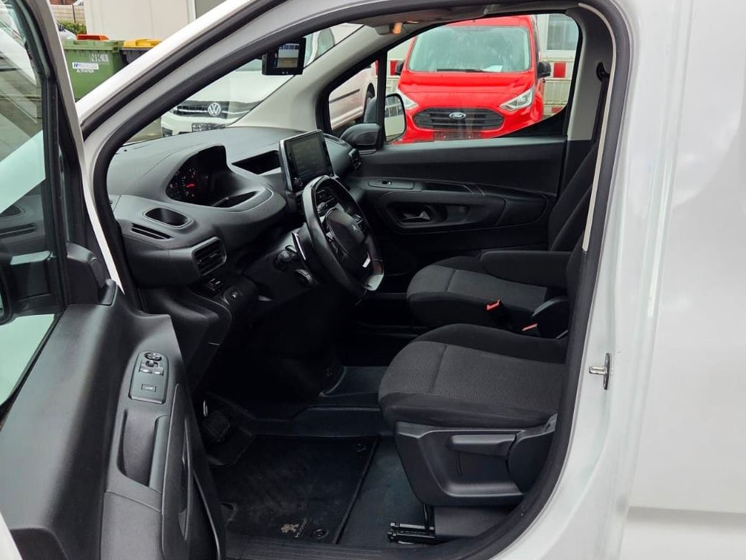 Peugeot Partner l1 1,5d - Samsaru's Car Outlet