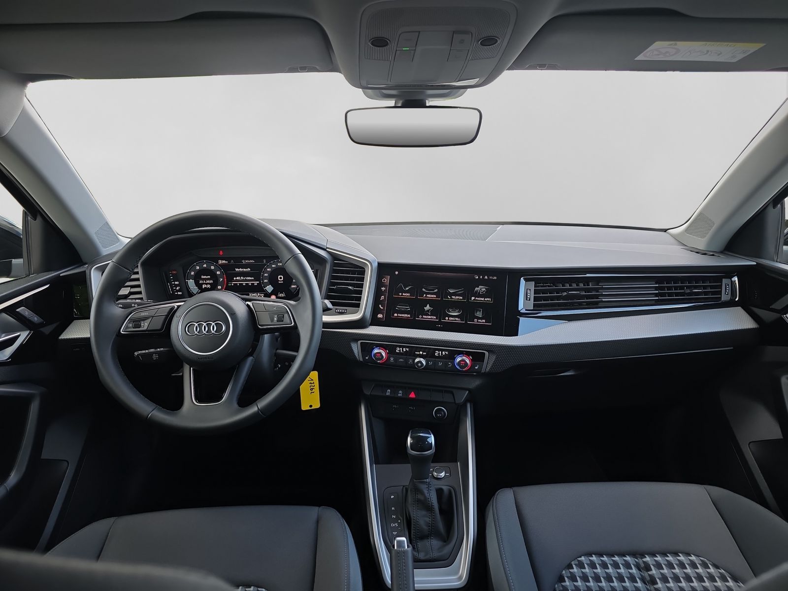 Audi A1 Sportback 25 1.0 TFSI S line - Samsaru's Car Outlet