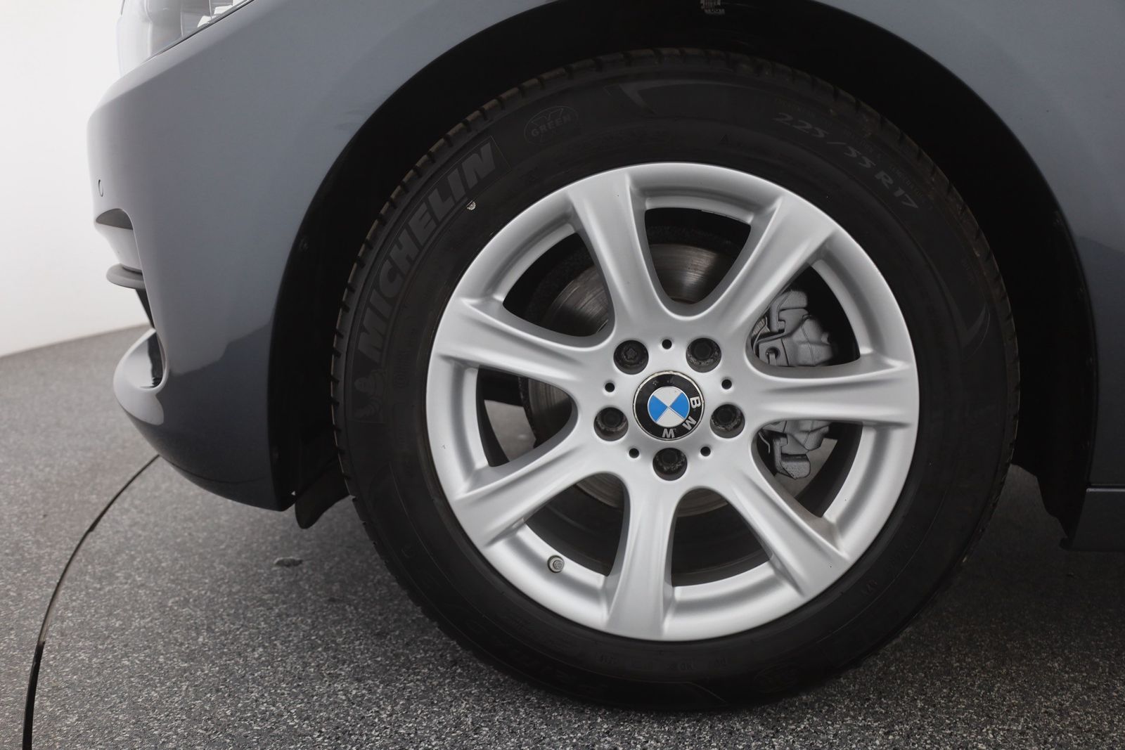 BMW 320i Gran Turismo - Samsaru's Car Outlet