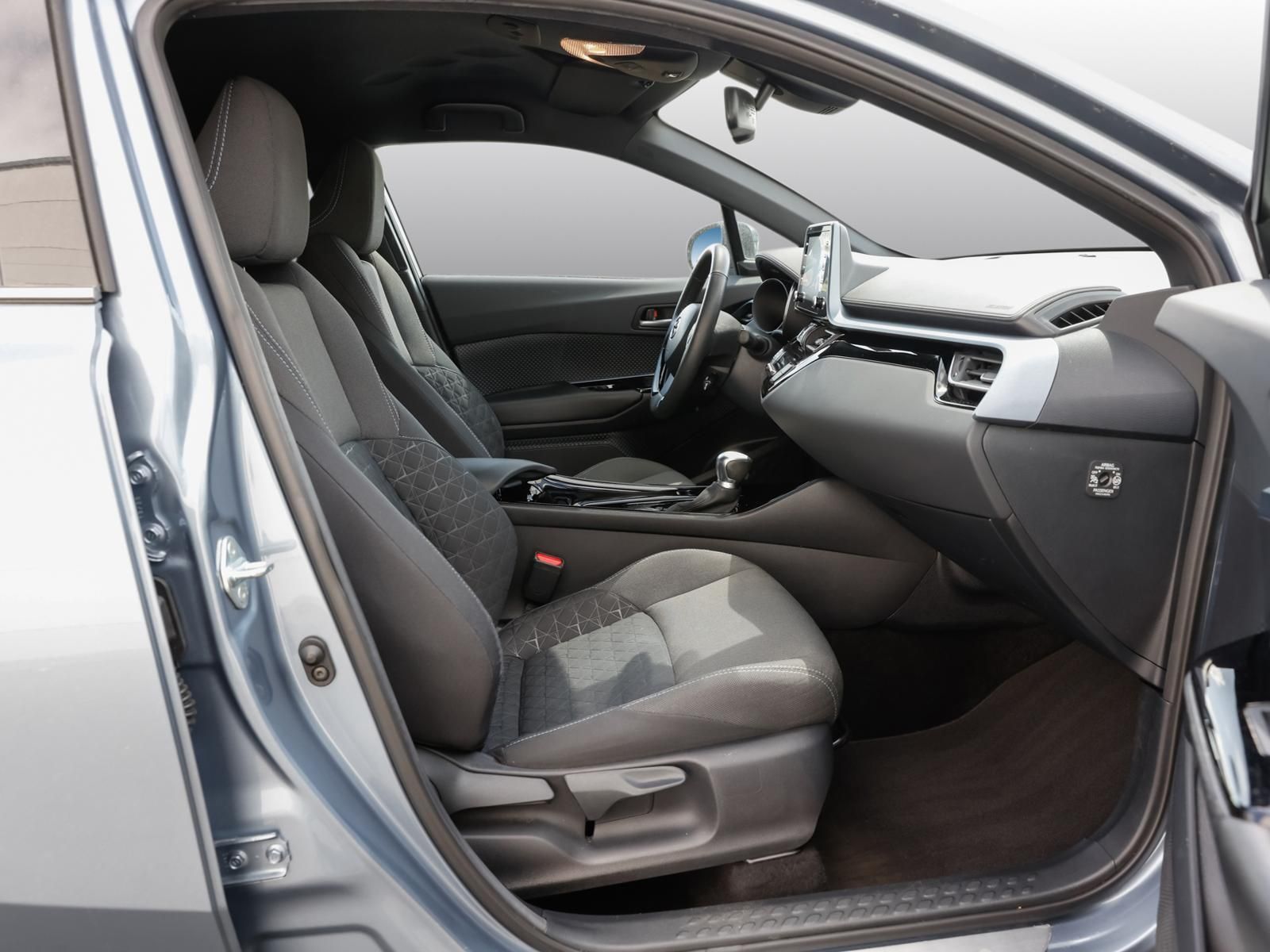 Toyota C-HR 1.8 Hybrid - Samsaru's Car Outlet