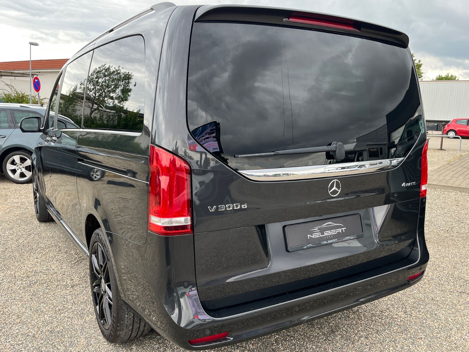 Mercedes-Benz V 300 - Samsaru's Car Outlet