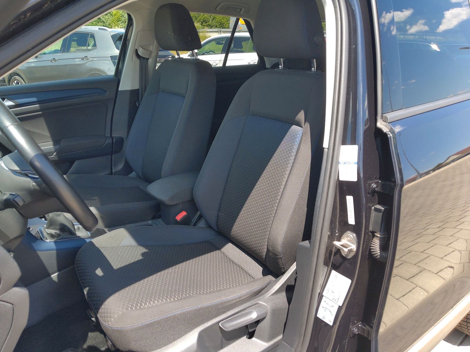 Volkswagen T-ROC United 1.0 TSI - Samsaru's Car Outlet
