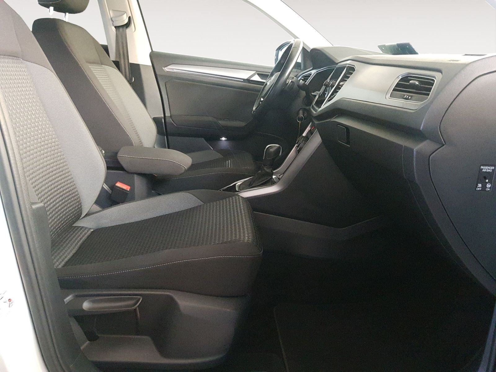 Volkswagen T-Roc 1.5 TSI DSG Active - Samsaru's Car Outlet