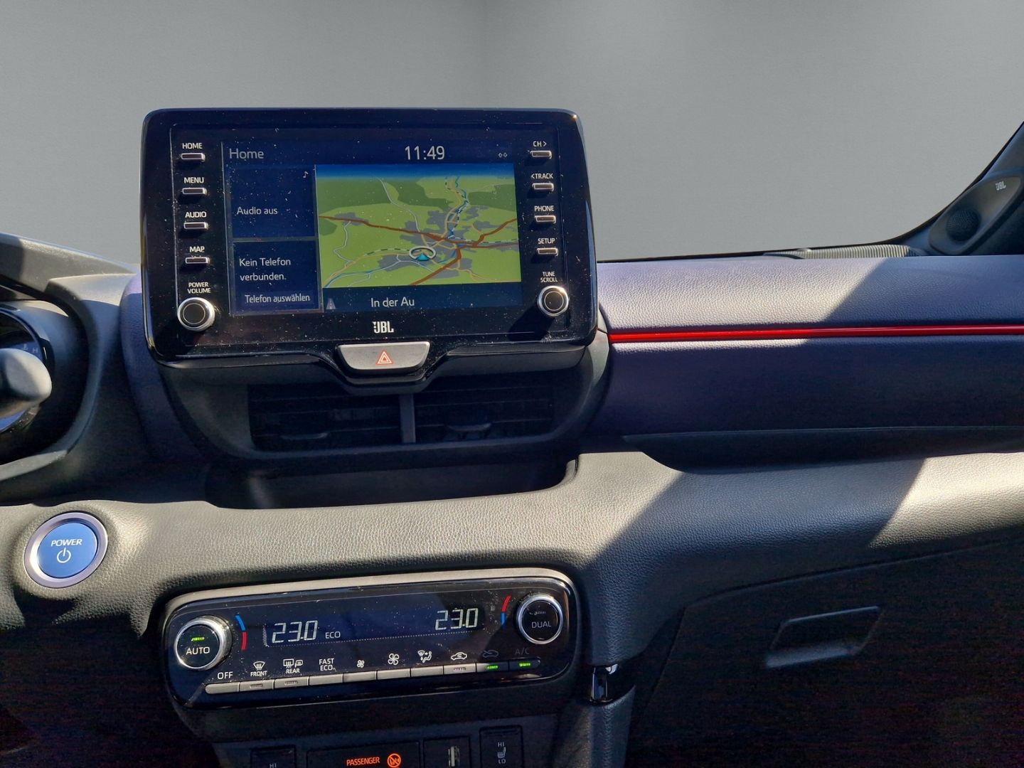 Toyota Yaris Hybrid Tokyo Pop-Out HUD Navi Soundsystem
