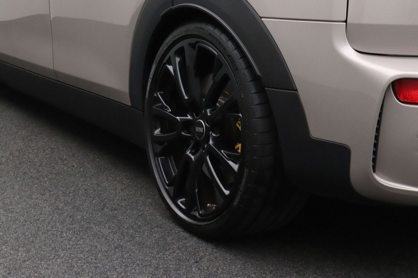 MINI John Cooper Works Clubman Mini 2.0 JCW ALL4 - Samsaru's Car Outlet