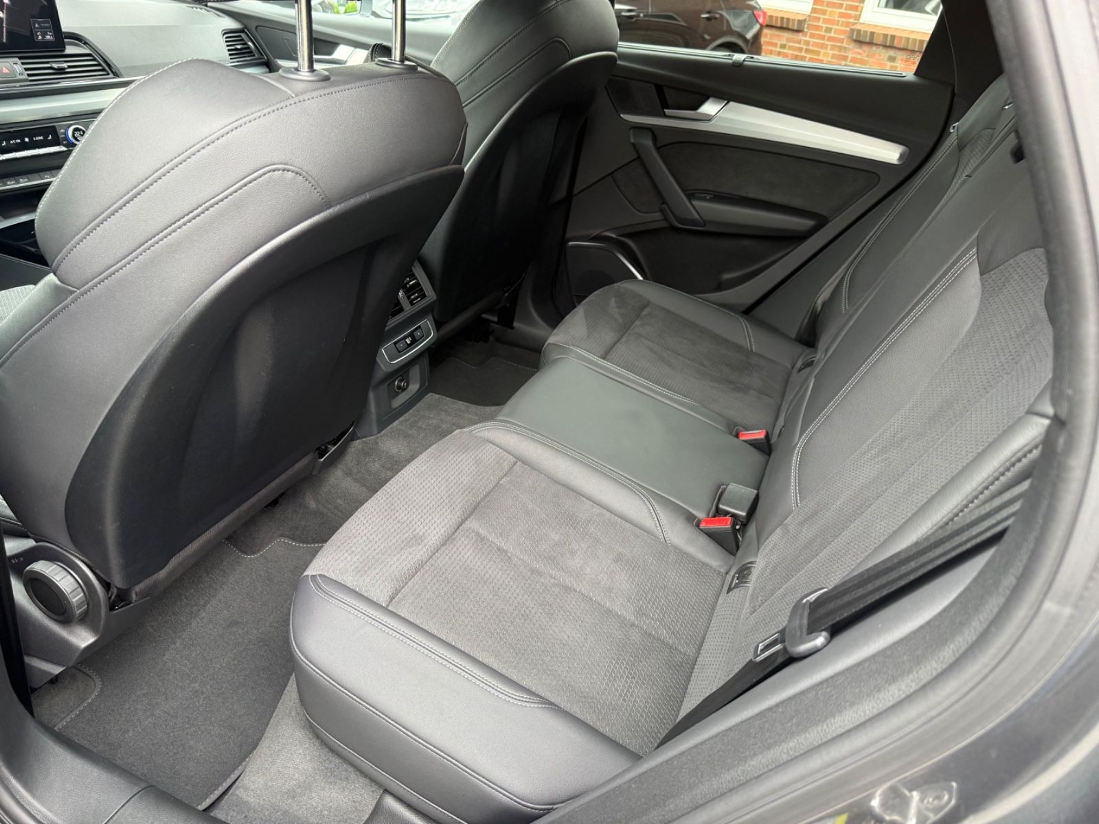 Audi Q5 40 TDI quattro S line - Samsaru's Car Outlet