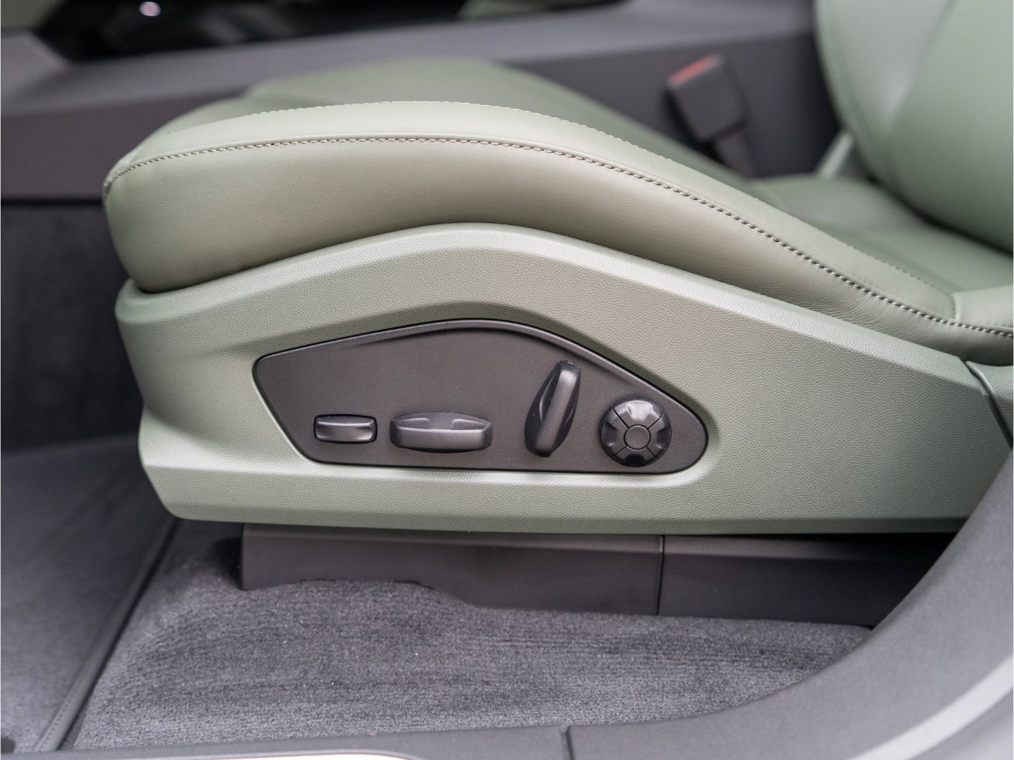 Porsche Macan 4  InnoDrive,HEADUP,MatrixLED