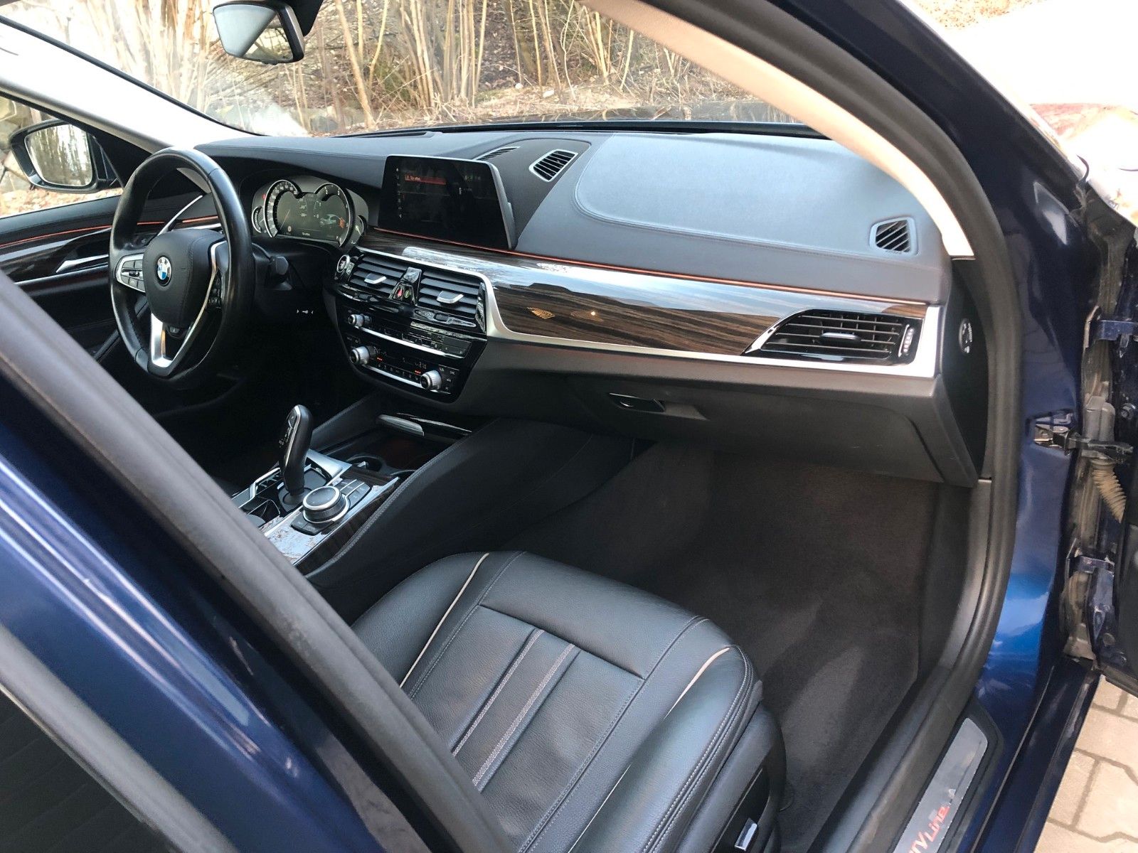 BMW 530 d xDrive *HEAD-UP-LEDER-NAVI*KAME*KOMFOR*LED