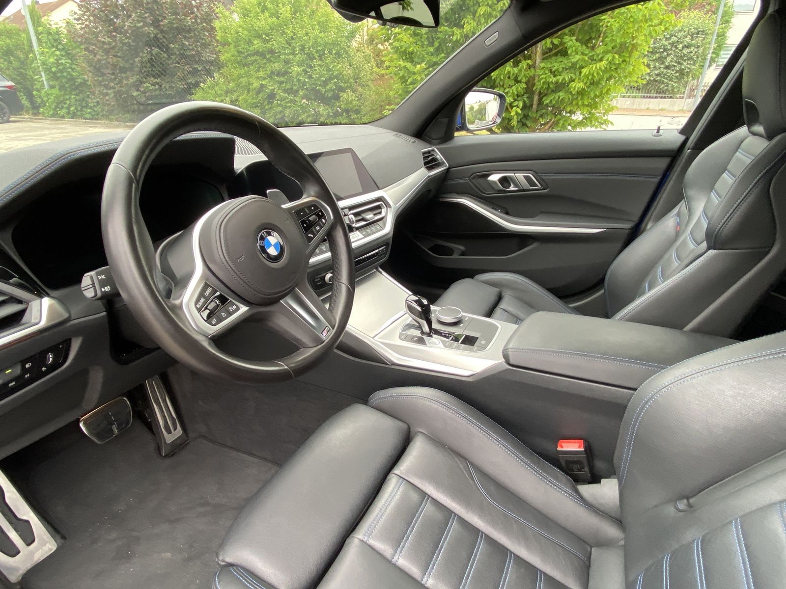 BMW 330d Limousine M Sport - Samsaru's Car Outlet