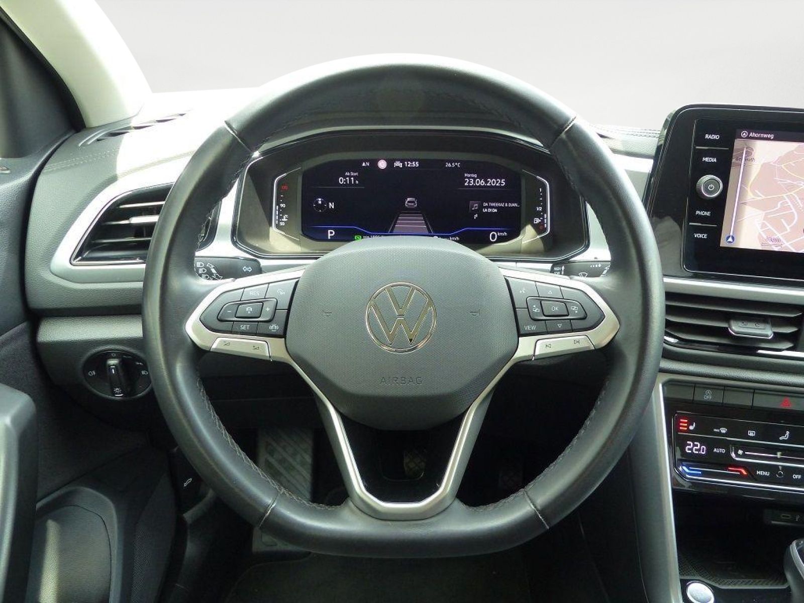 Volkswagen T-Roc 1.5 TSI DSG Life - Samsaru's Car Outlet