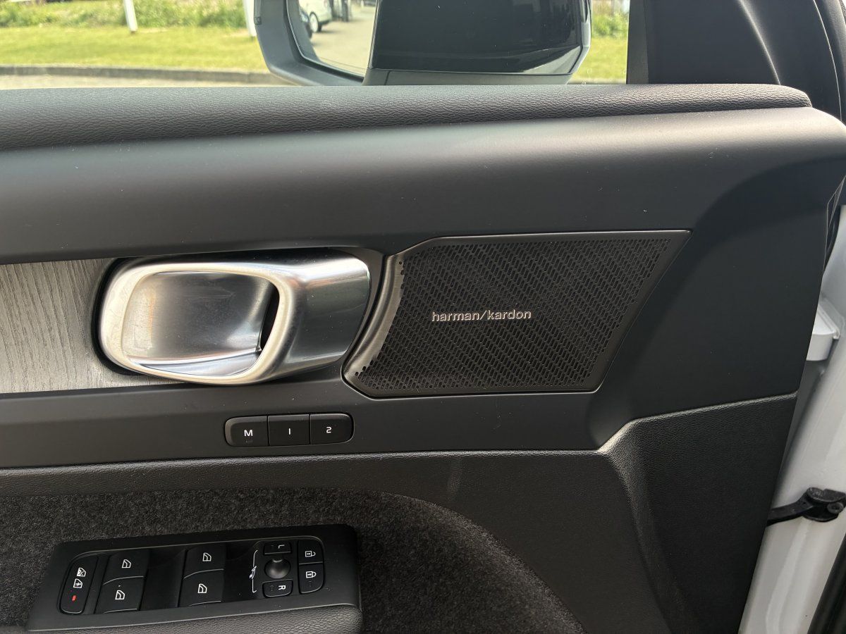 Volvo XC40 B4 Ultra Dark Memory inkl. Winterräder