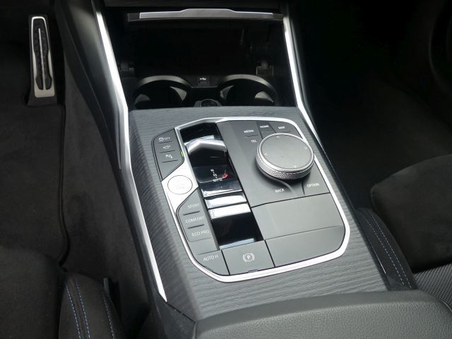 BMW 320 d xDriv Tou M Sport PRO ACC°Pano°Stdhzg.°19Z