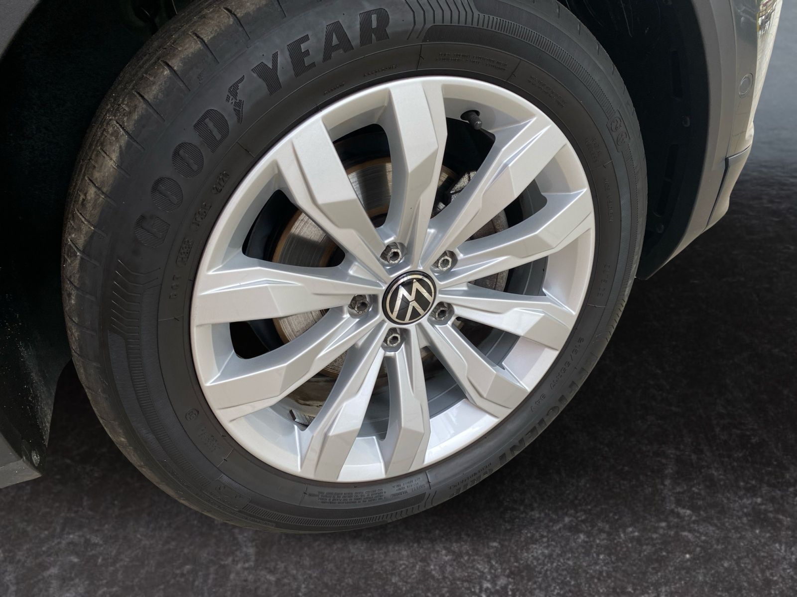 Volkswagen T-Roc Sport 1.5 TSI - Samsaru's Car Outlet