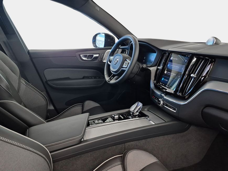 Volvo XC60 T8 AWD Plug-in Hybrid Ultra Black Edition - Samsaru's Car Outlet