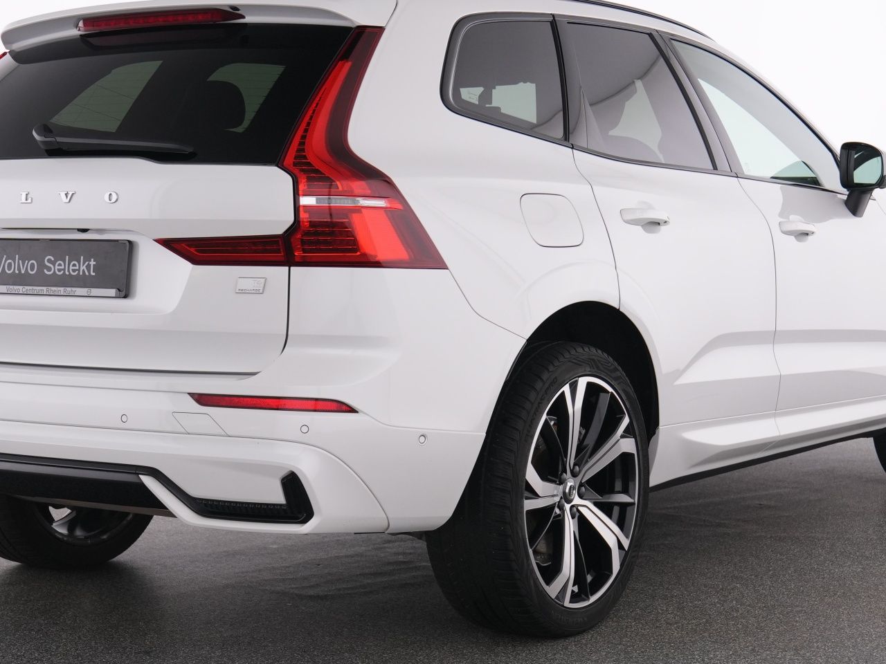 Volvo XC60 T6 Recharge PLUS DARK LICHTPAK+360°+PANO