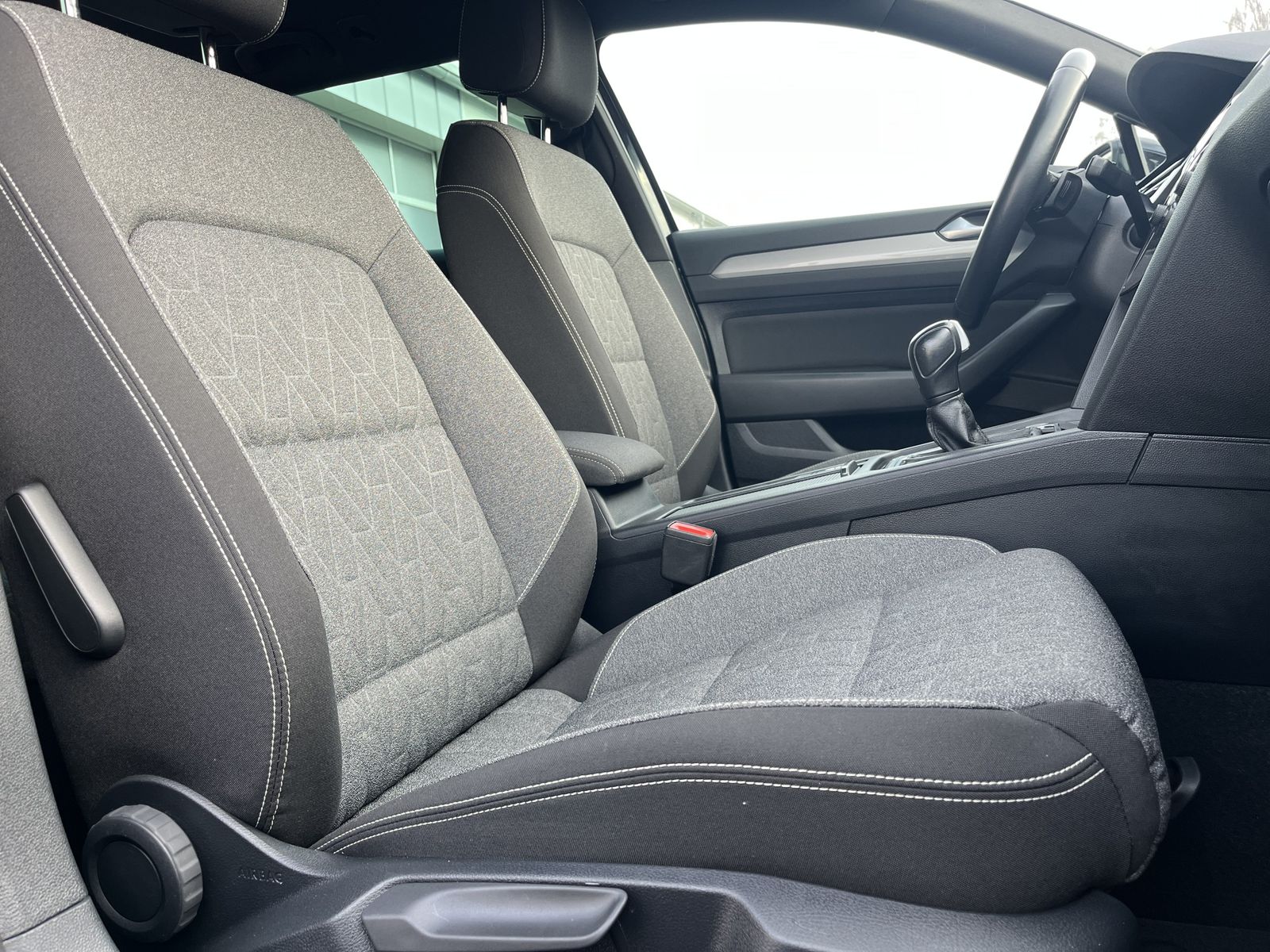 Volkswagen Passat Variant 2.0 TDI DSG 4Motion Business 188€