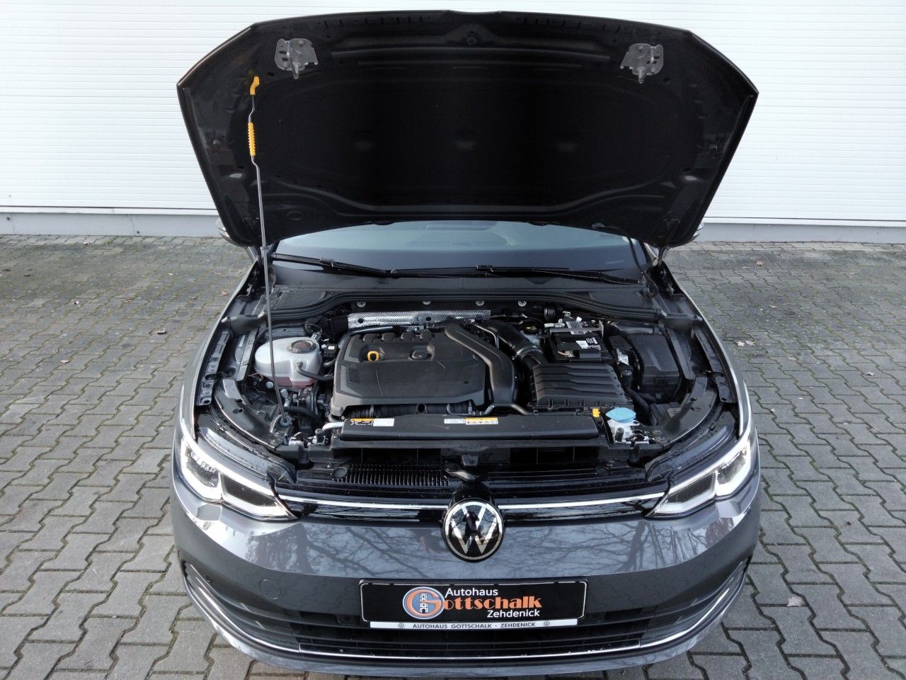 Volkswagen Golf VIII Variant eTSI DSG - Samsaru's Car Outlet