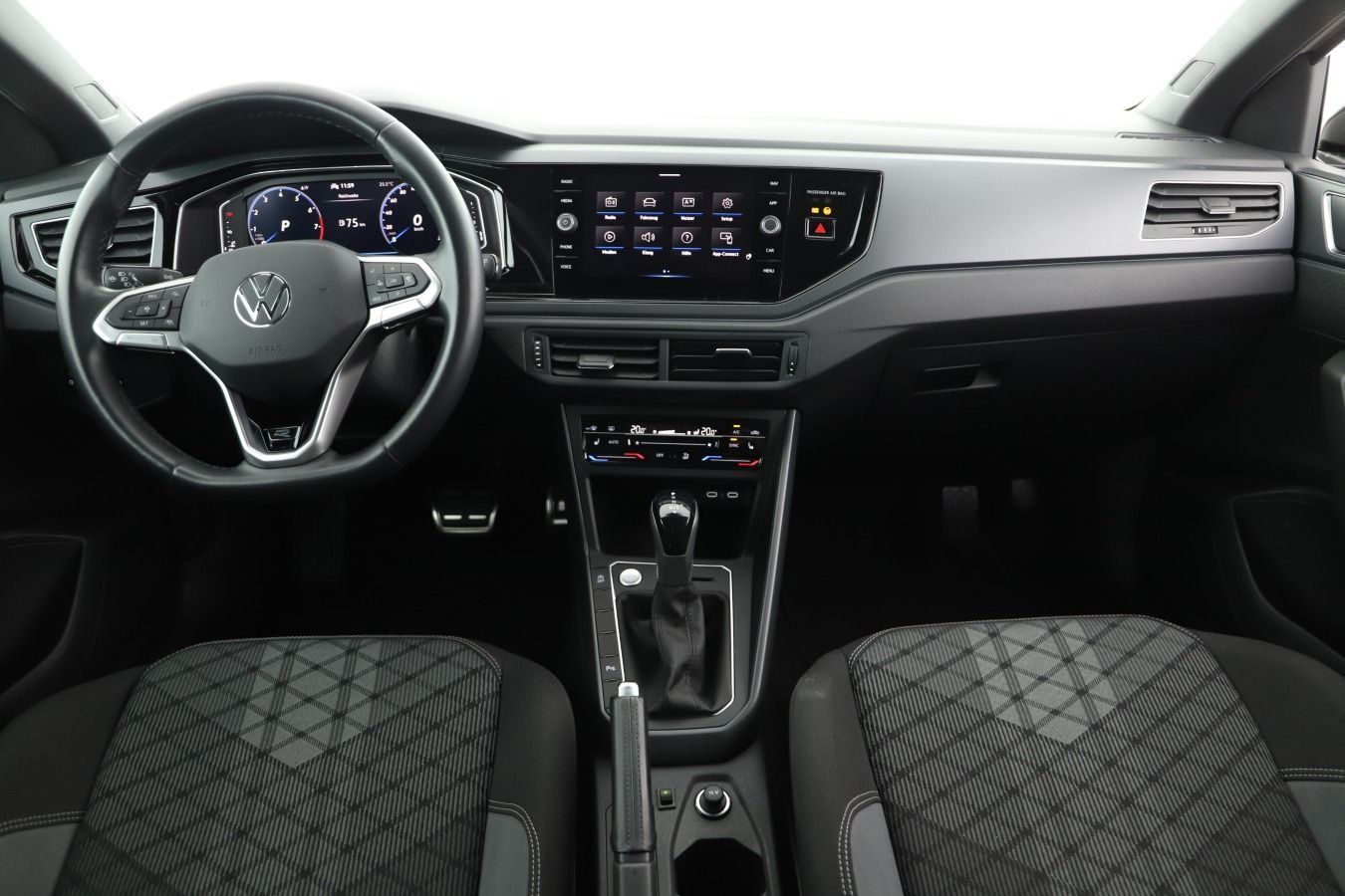 Volkswagen Taigo 1.0 TSI DSG R-Line - Samsaru's Car Outlet