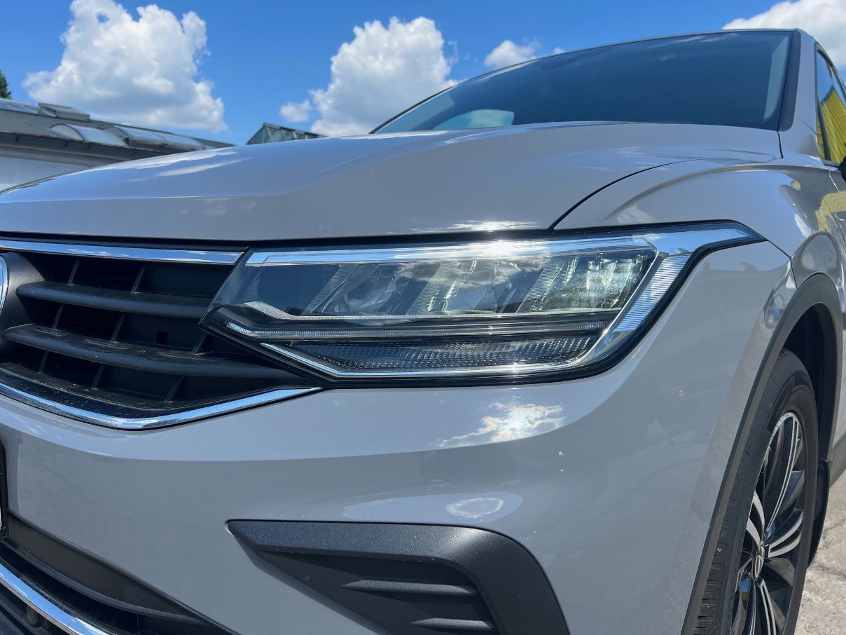 Volkswagen Tiguan LIFE - Samsaru's Car Outlet