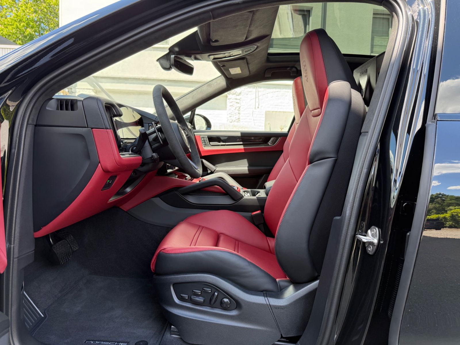 Porsche Cayenne E-Hybrid*Carbon*Hinterachslenkung*Sport*