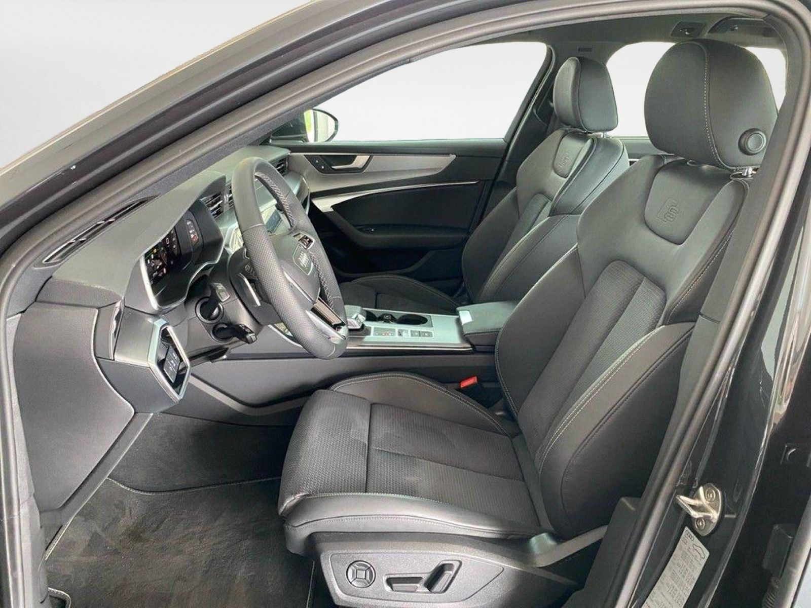 Audi A6 Avant 45 TFSI quattro S line - Samsaru's Car Outlet