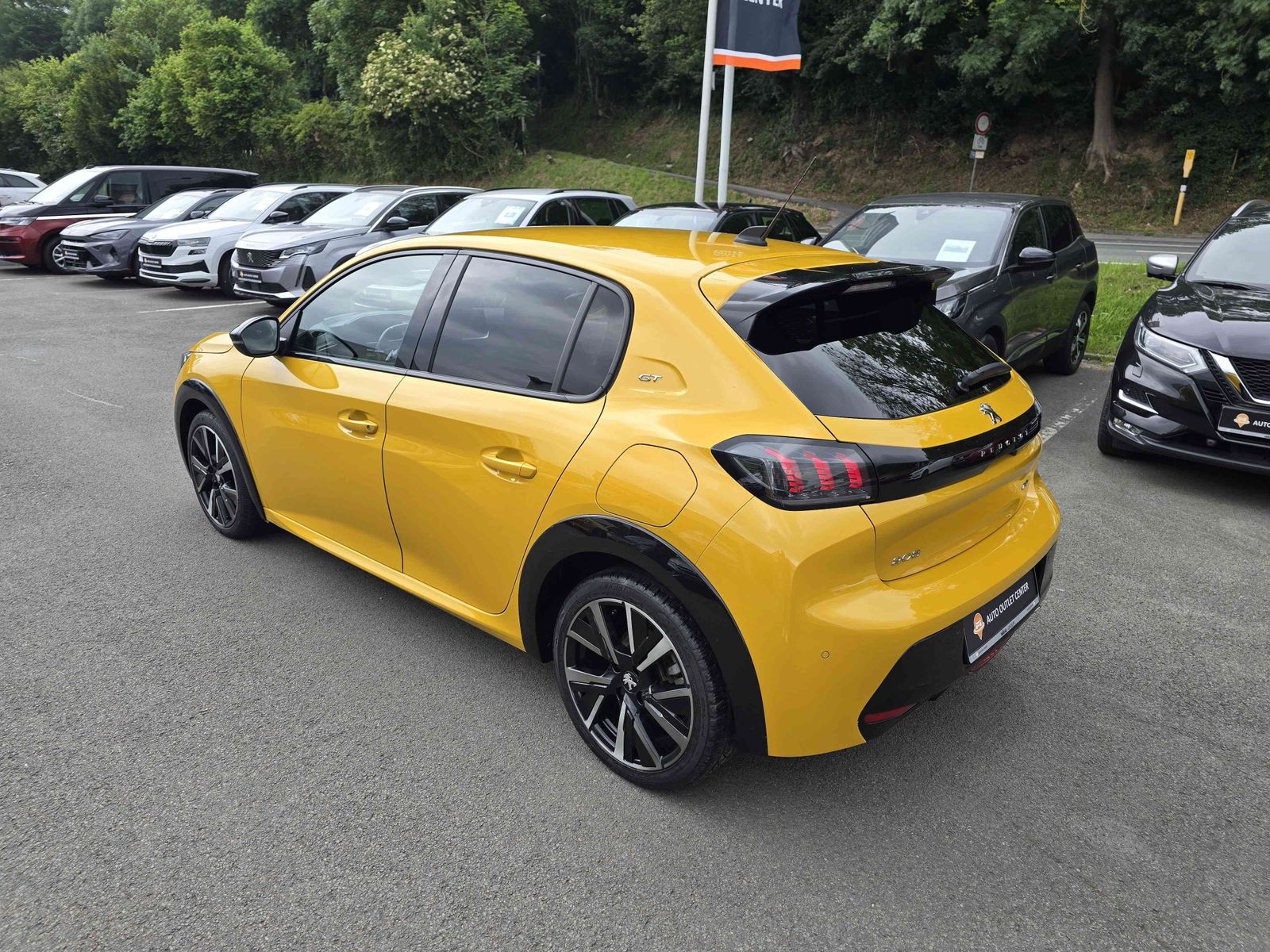 Peugeot 208 GT - Samsaru's Car Outlet
