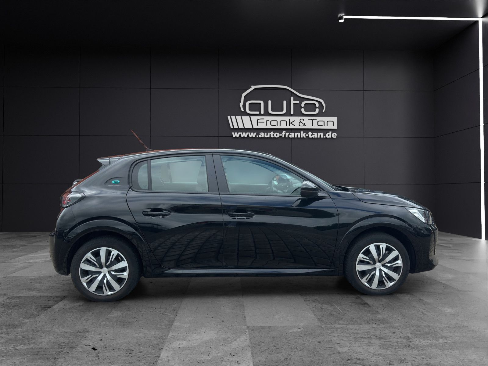 Peugeot 208 eActive - Samsaru's Car Outlet