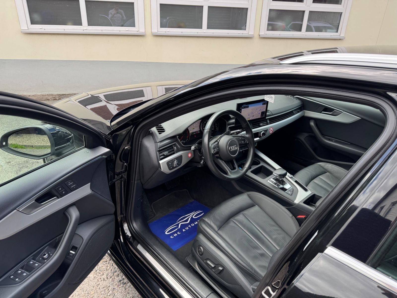 Audi A4 Avant 35 TFSI advanced - Samsaru's Car Outlet