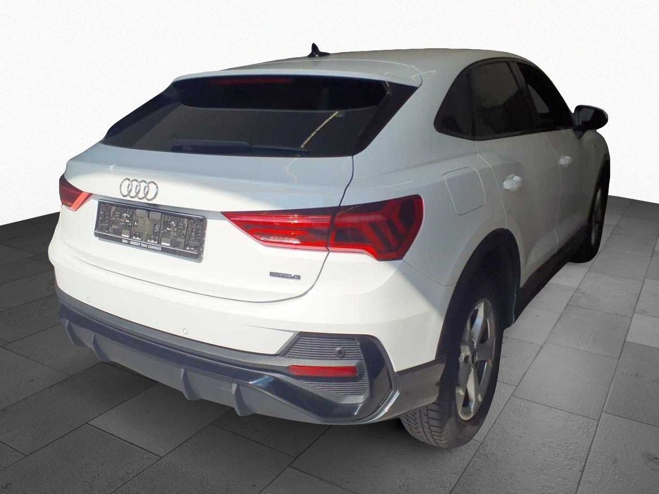 Audi Q3 SB 40 TDI qu. S line - Samsaru's Car Outlet