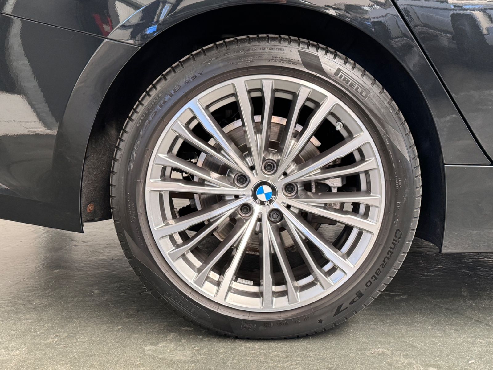 BMW 320 xDrive Sport Line - Samsaru's Car Outlet