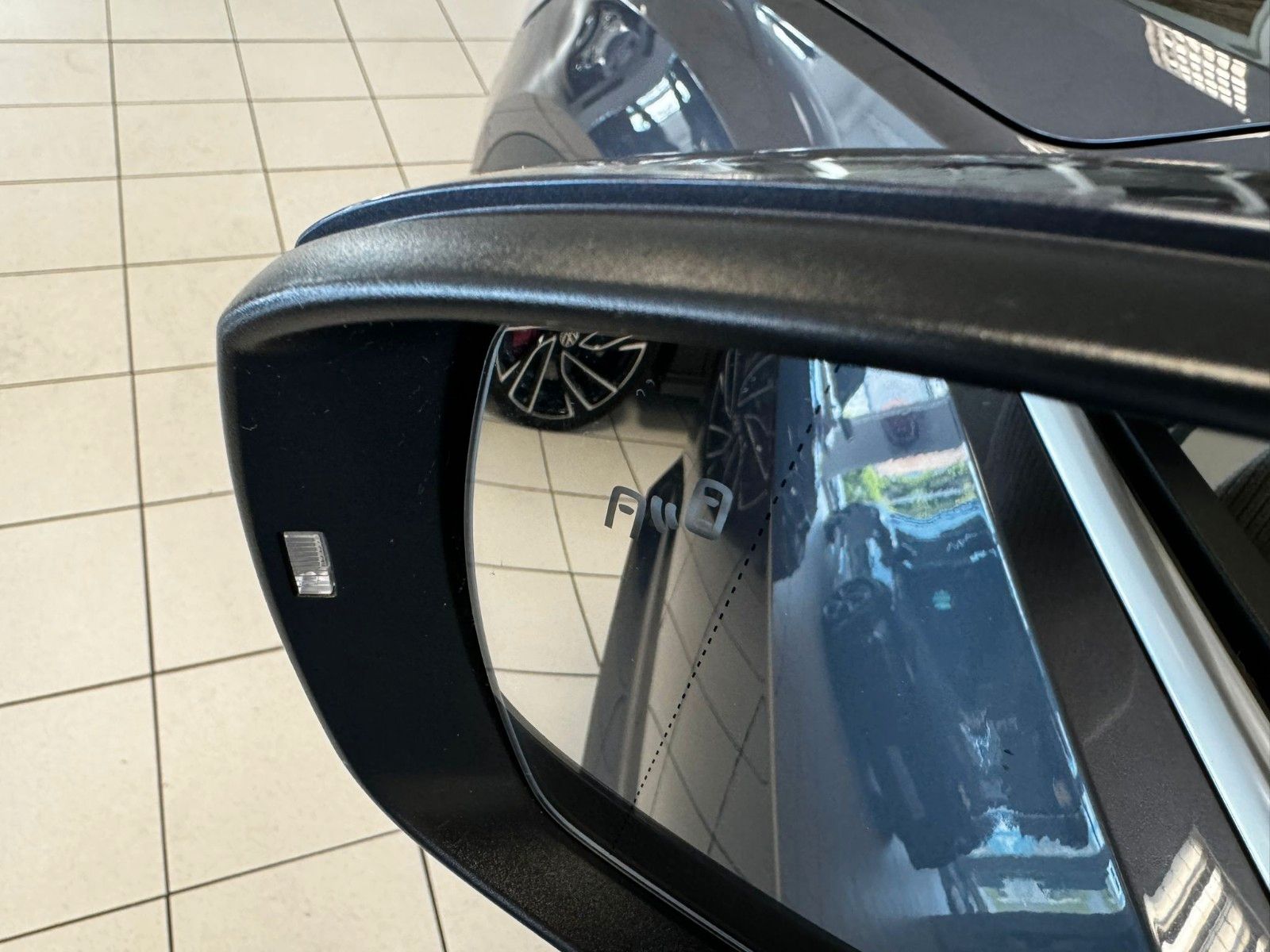 Volkswagen T-Roc R-Line - Samsaru's Car Outlet