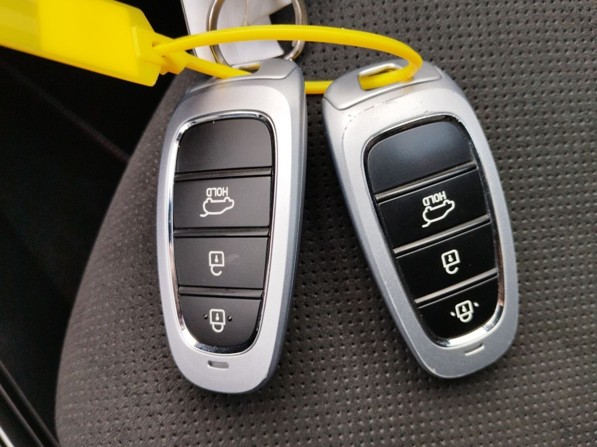 Hyundai TUCSON 1.6 T-GDi PHEV N-Line - Samsaru's Car Outlet