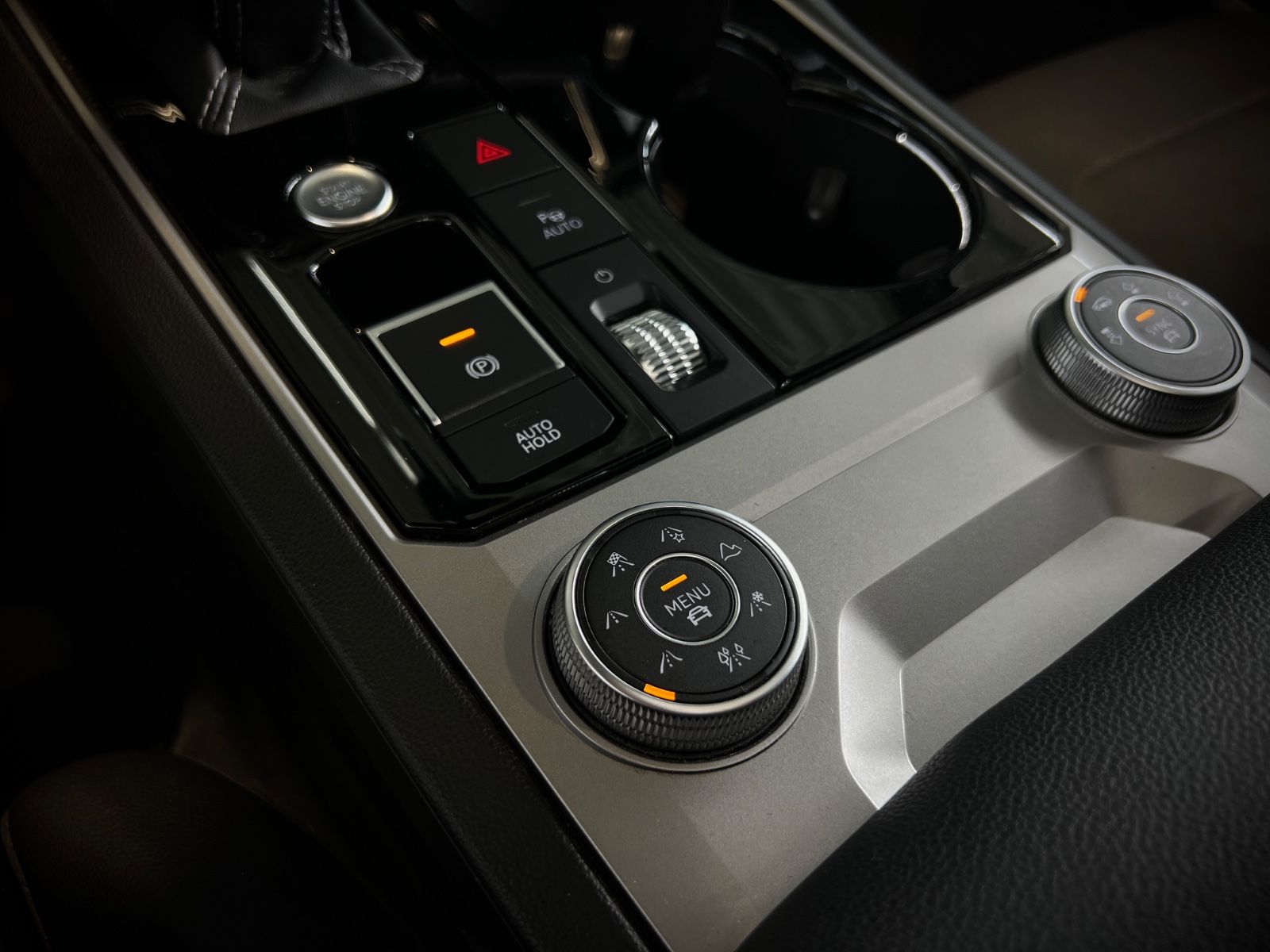 Volkswagen Touareg R-Line 4Motion - Samsaru's Car Outlet