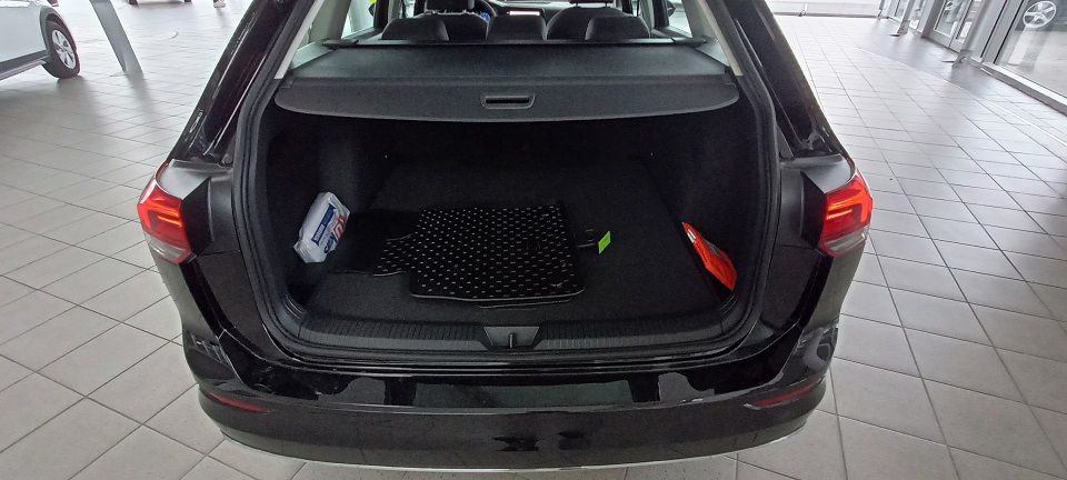 Volkswagen Golf Variant 1.5 TSI Style - Samsaru's Car Outlet