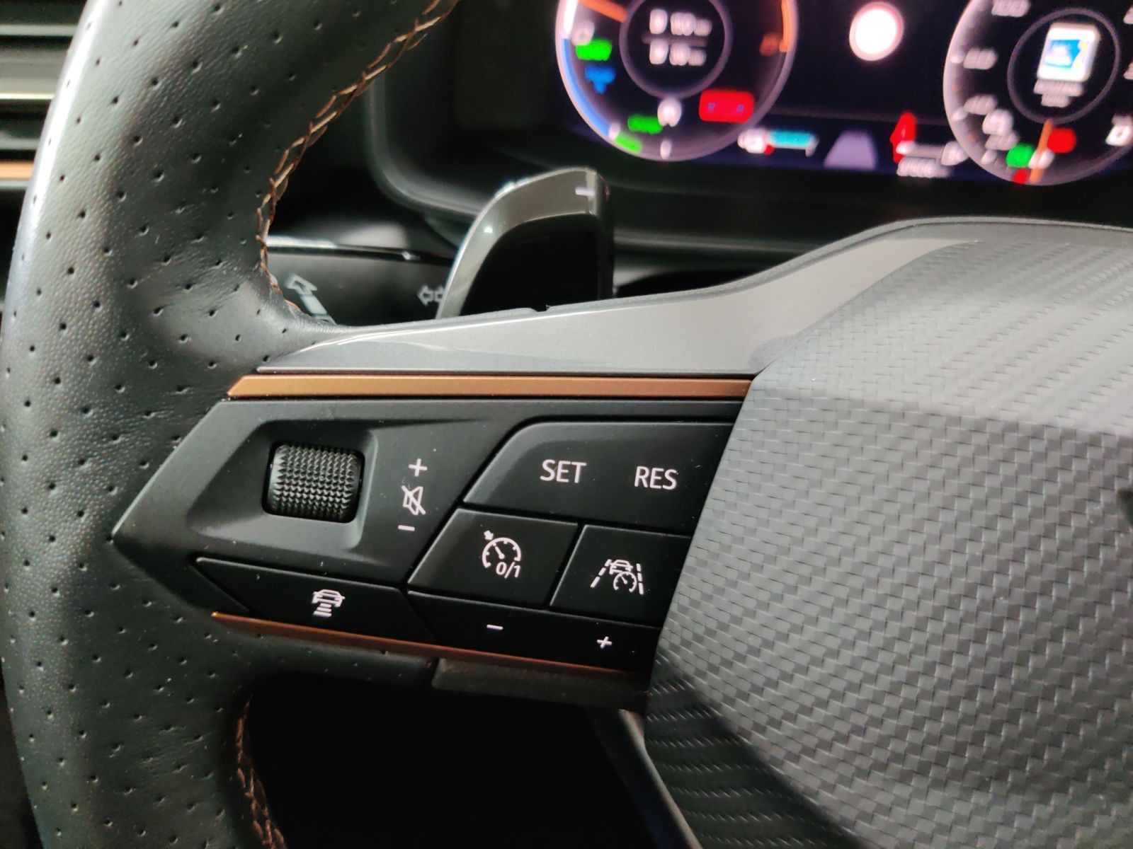 Cupra Formentor eHYBRID AHK/LED/FAP:XL/Navi/Pano/RFKam