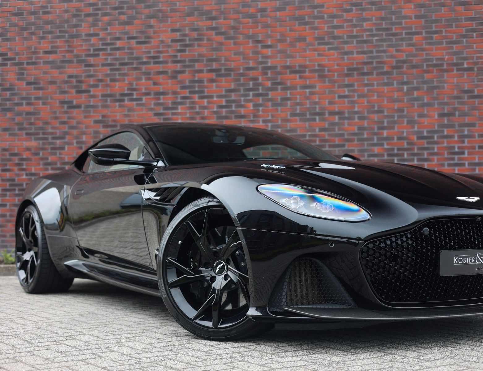 Aston Martin DBS Superleggera 5.2 V12 | B&O - Carbon