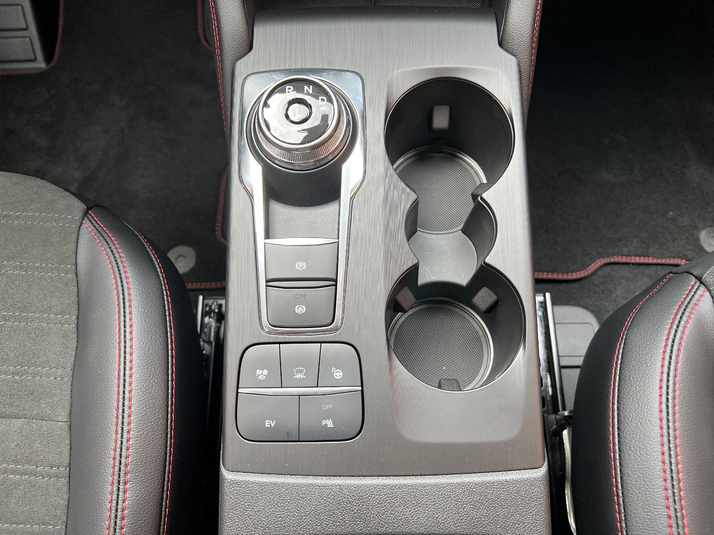 Ford KUGA ST-LINE X PHEV - Samsaru's Car Outlet