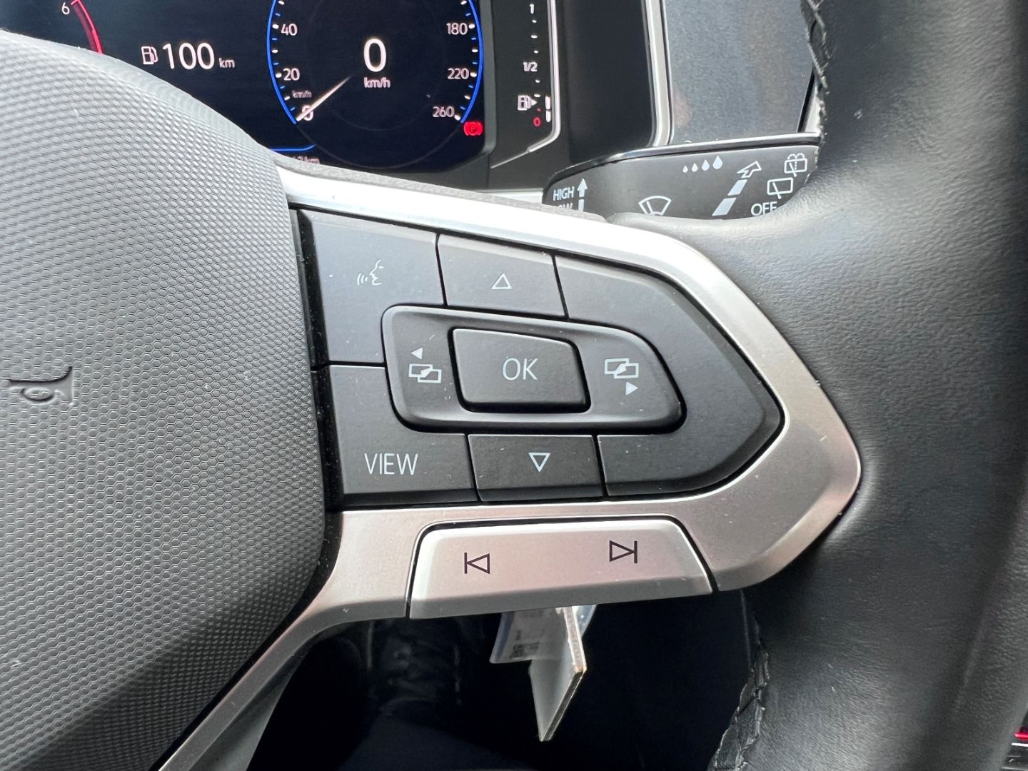 Volkswagen T-Roc 1.0TSI Style - Samsaru's Car Outlet