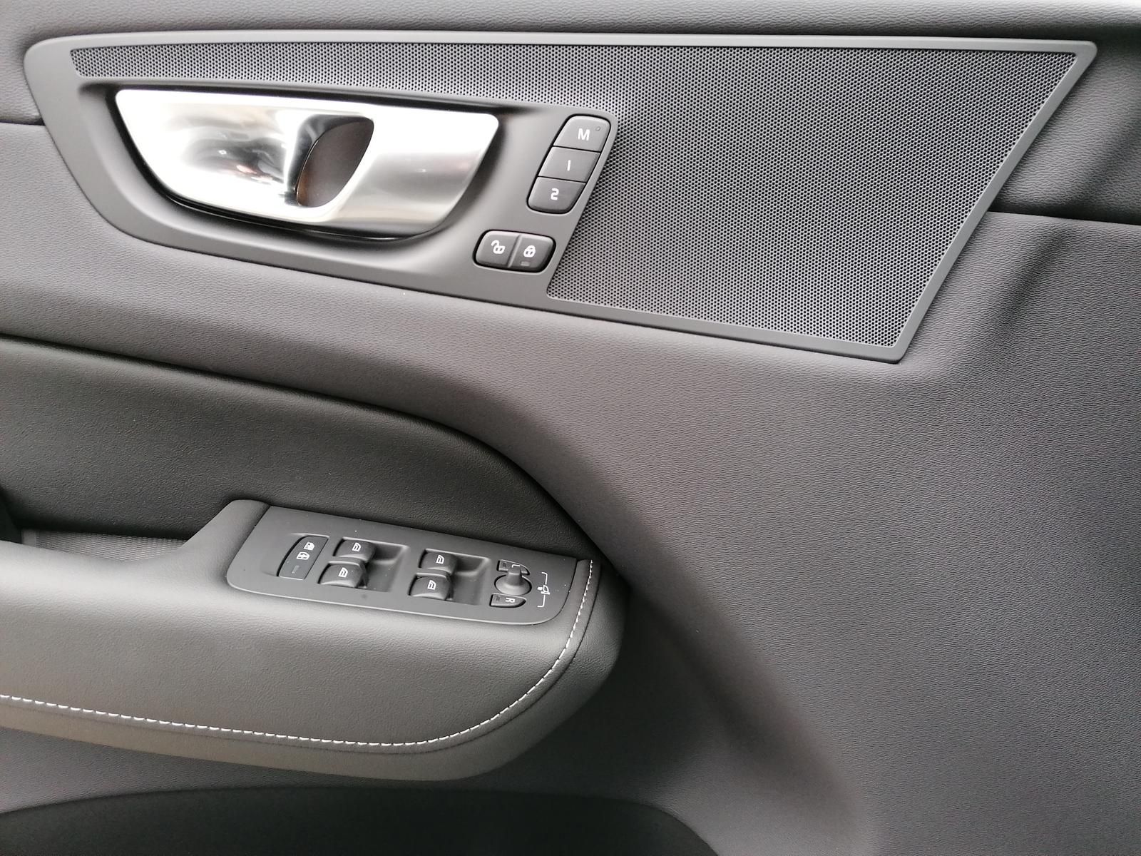 Volvo XC60 T6 AWD Recharge Plus Dark 0,5% 21" FHZ LED