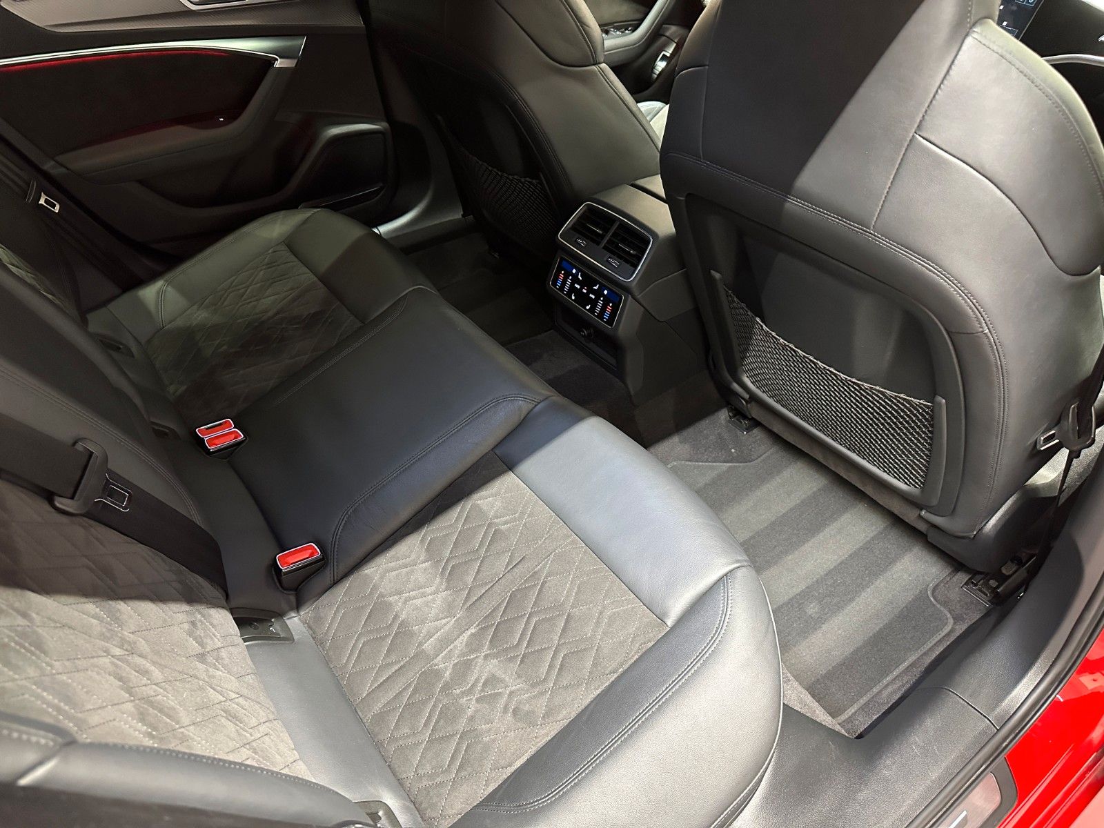 Audi RS6 Avant 4.0 TFSI quattro *1. HAND*B&O*KERAMIK*