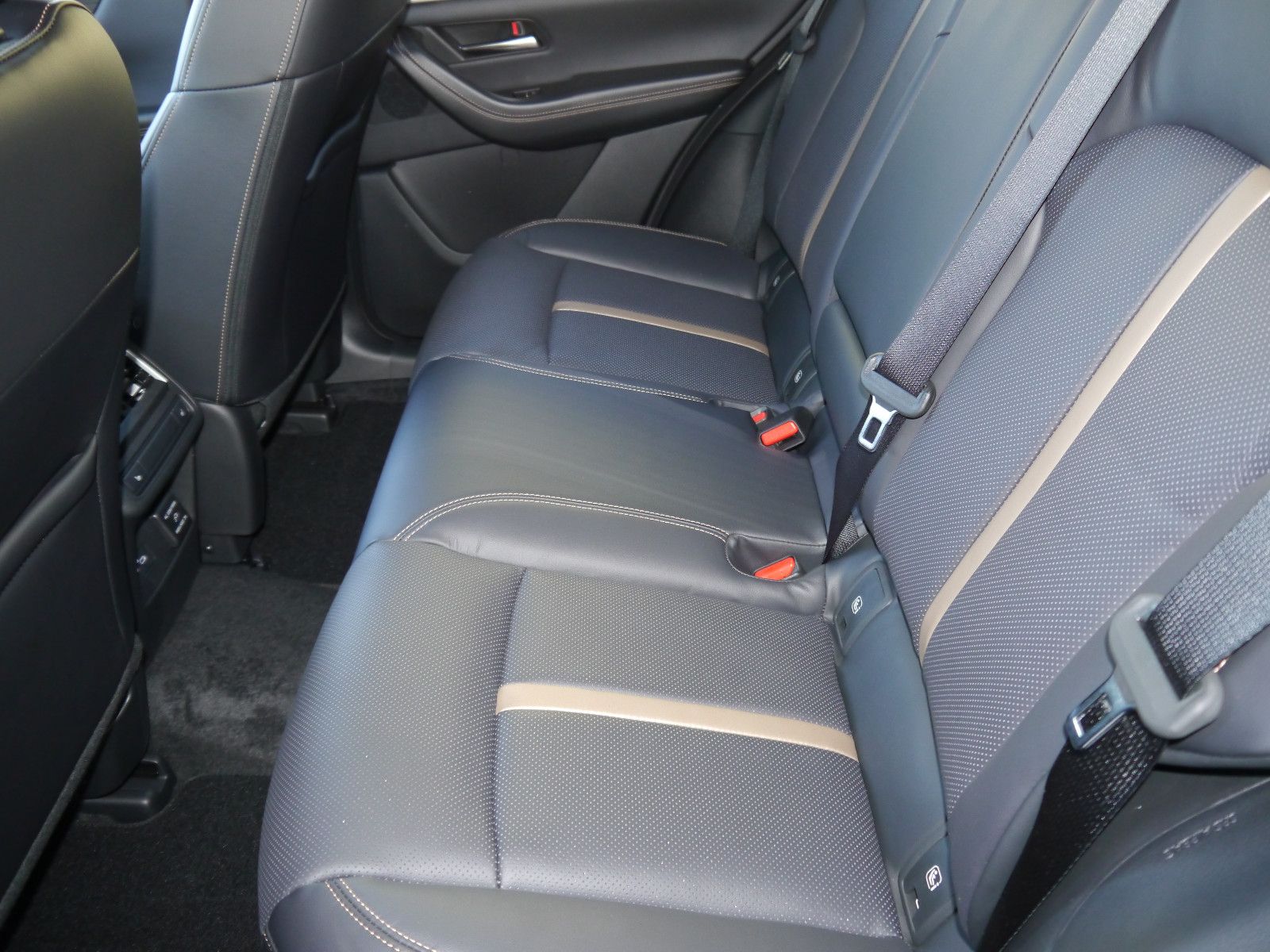 Mazda CX-60 e-SKYACTIV-D 6 ZYLINDER  BLACK SALE