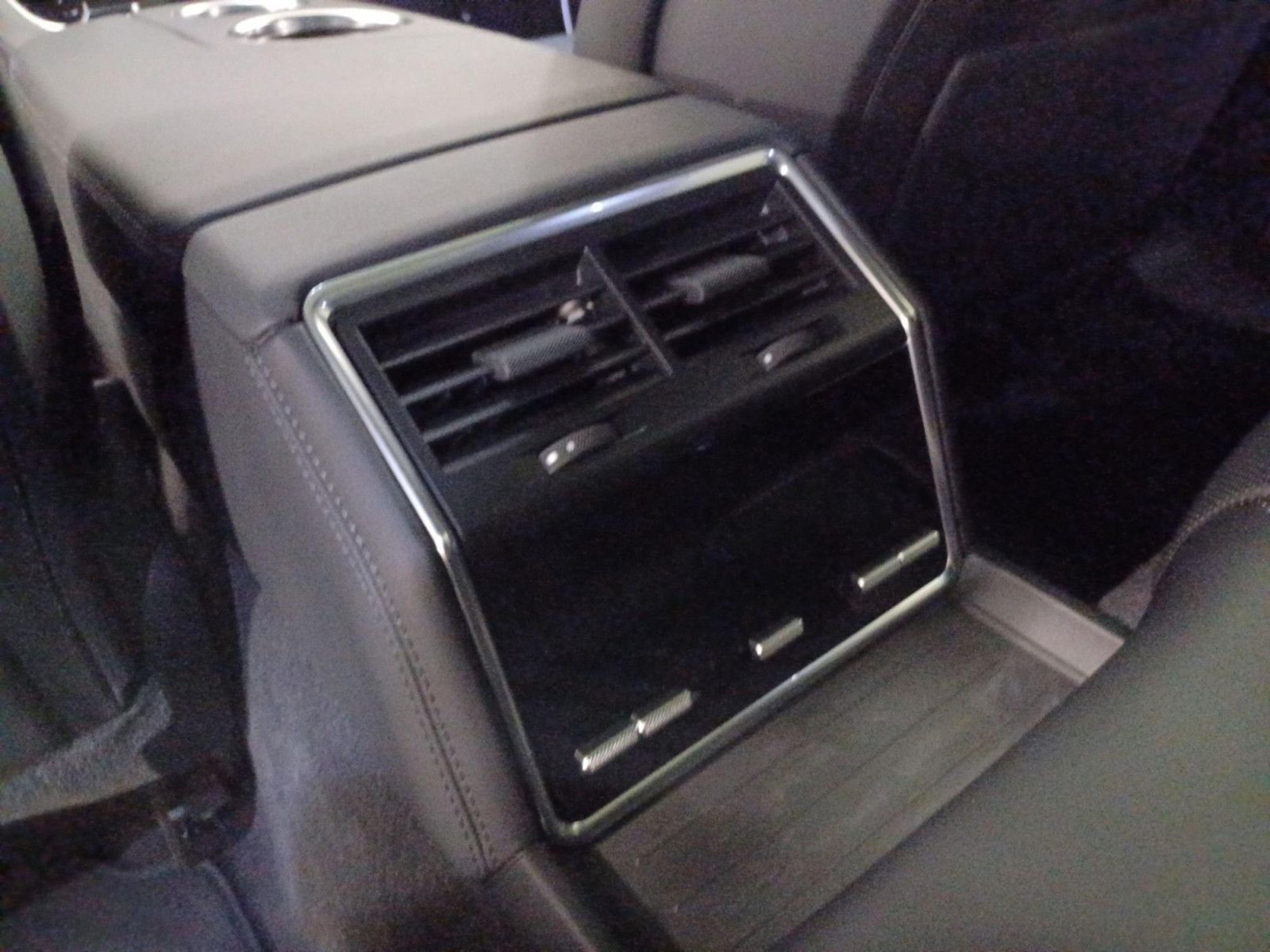Porsche Panamera 4 E-Hybrid Platinum Edition