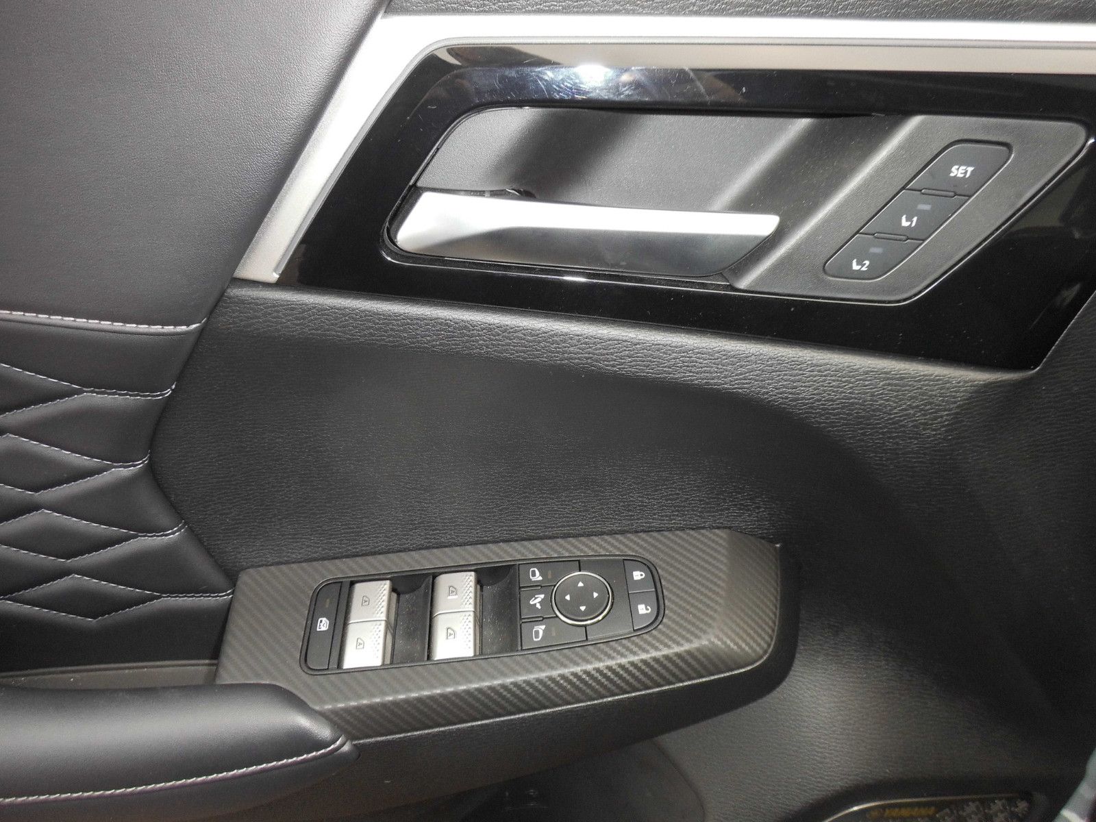 Mitsubishi Outlander 2.4 PHEV 4WD Top
