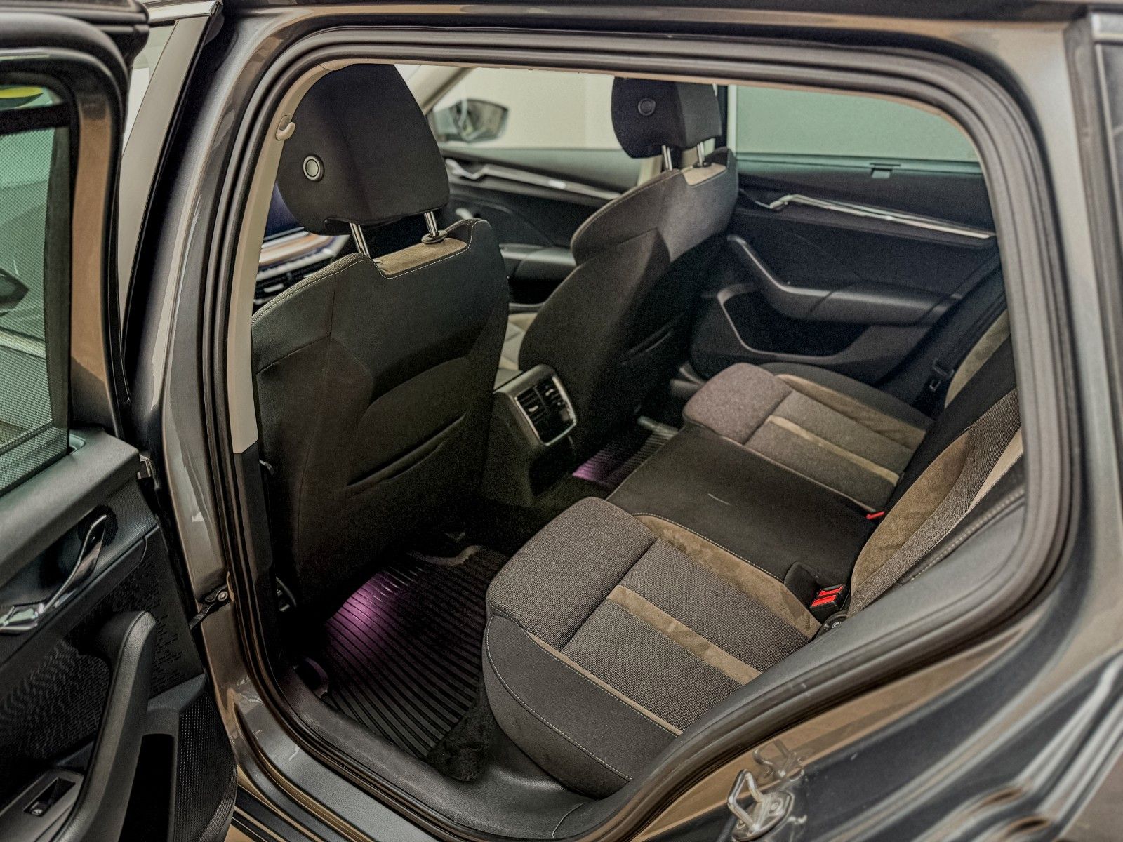 Skoda Octavia Combi Scout 4x4 - Samsaru's Car Outlet