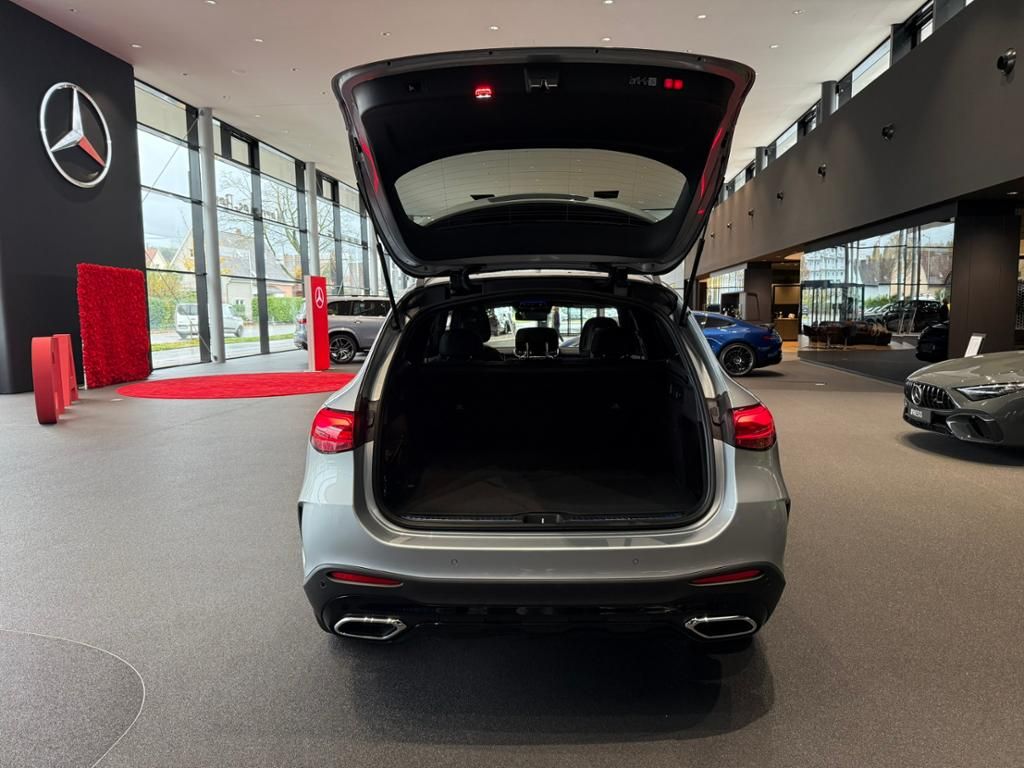 Mercedes-Benz GLC 300 AMG+PANO+AHK+DISTRONIC+KEYL+BURM+DIGI L+