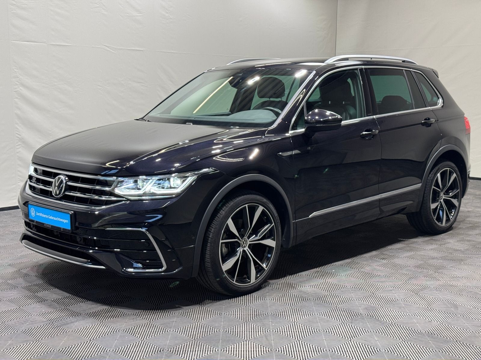 Volkswagen Tiguan R-Line 1.5 TSI DSG - Samsaru's Car Outlet