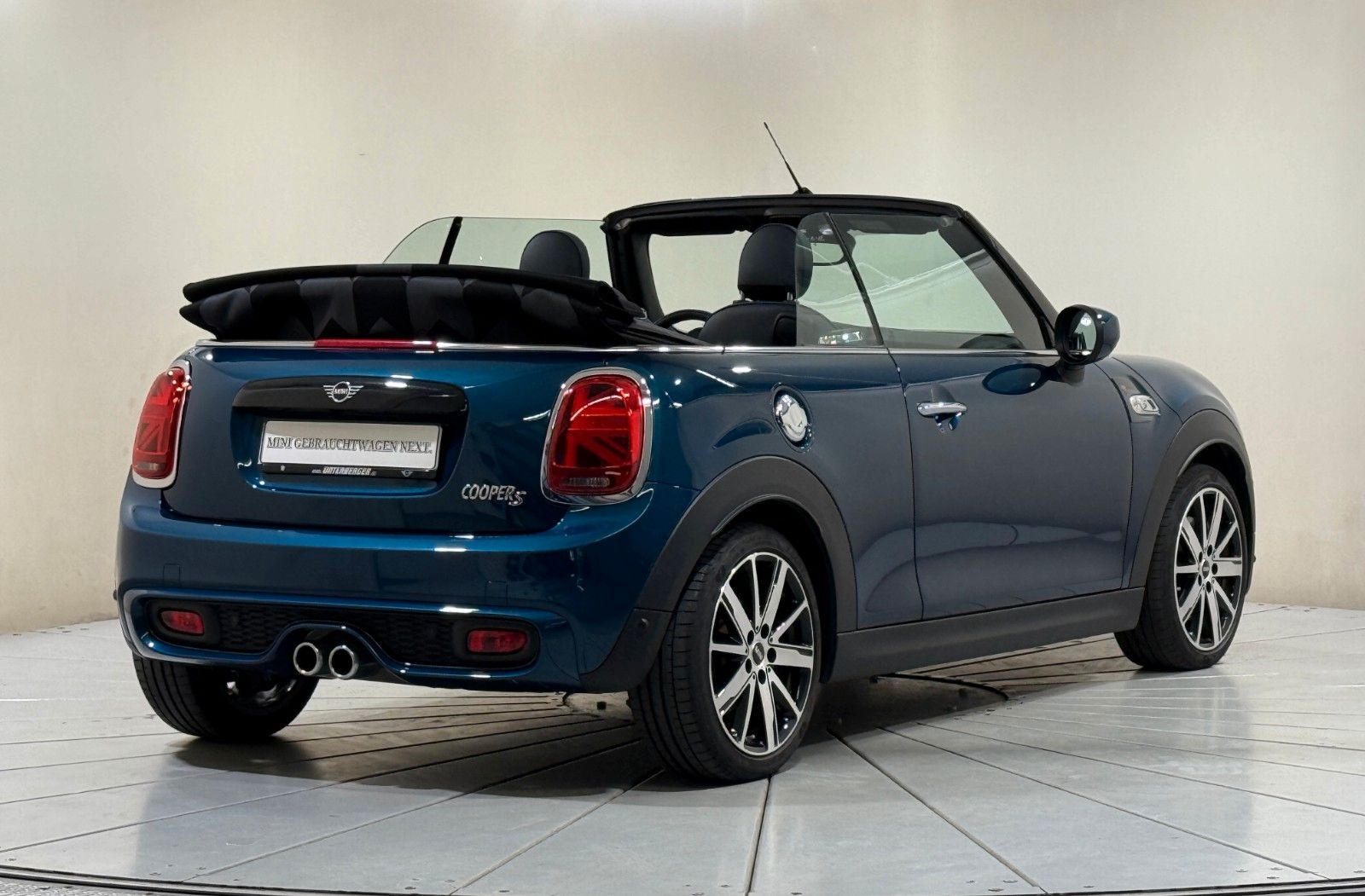 MINI Cooper S Cabrio Sidewalk - Samsaru's Car Outlet